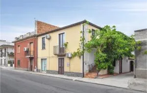 1 Bedroom Amazing Apartment In Locri - Bombile