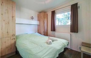 4 Bedroom Cozy Home In Heinkenszand