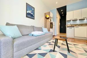 #CC Le Cadet Jean Jaurès A B and E tramway T2 equipped