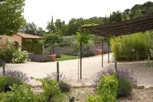 Maisons de vacances La Bastide des Amandiers : photos des chambres