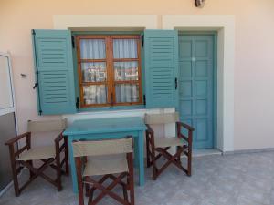 Studio (3 Adults)