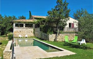 Awesome home in Mjannes-le-Clap with 4 Bedrooms, WiFi and Outdoor swimming pool