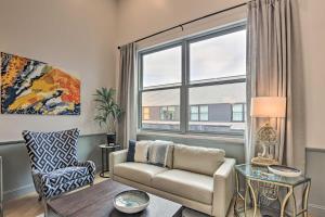 Modern Downtown Birmingham Condo with Rooftop Access