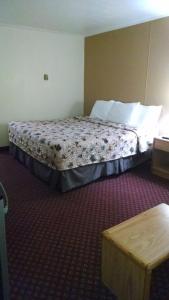Red Carpet Inn & Suites Ebensburg