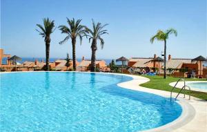 Awesome Apartment In Elviria With Wifi