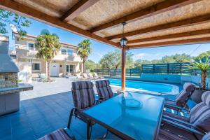 VILLA TWINS Sukošan with heated pool