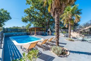 VILLA TWINS Sukošan with heated pool