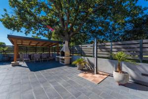 VILLA TWINS Sukošan with heated pool