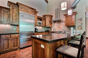 Silver Star #4303- 3 Bed PH