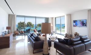 Deluxe Two-Bedroom Apartment room in Villa Maxima