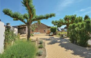 Maisons de vacances Nice home in Vallabrgues with 3 Bedrooms, WiFi and Outdoor swimming pool : photos des chambres