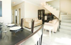 2 Bedroom Cozy Apartment In Estepona