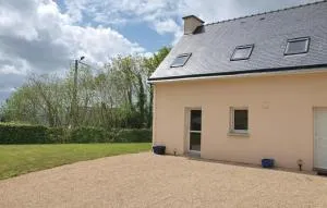 Awesome Home In Plestin Les Greves - Trémel