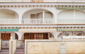 Four-Bedroom Holiday Home In Santa Pola