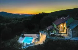 4 Bedroom Cozy Home In Brstanovo - Dugobabe