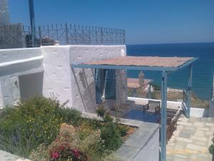 Antigoni Studios Skyros Greece