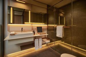 Deluxe Twin City View with Balcony (Deluxe Twin City View With Balcony)