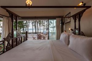Casa Del Mer by StayVista - Nearby beach with, sea-view rooms & coconut farm