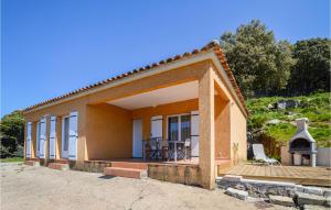 Maisons de vacances Awesome home in Casalabriva with 3 Bedrooms and WiFi : photos des chambres