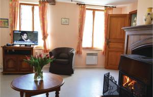 Holiday Home Parfondeval St-1184