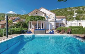 Amazing Home In Seline With Jacuzzi, Outdoor Swimming Pool And Heated Swimming Pool 