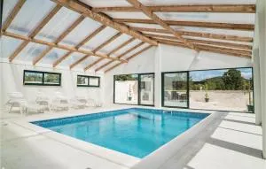 Nice Home In Kresevo Brdo With Kitchen - Biorine