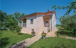 Nice Home In Mihatovici With Wifi And 4 Bedrooms