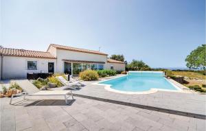 Maisons de vacances Awesome home in Poulx with 5 Bedrooms, WiFi and Outdoor swimming pool : photos des chambres
