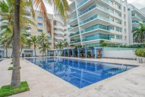 Edificio acceso directo al mar primera linea de playa 2 habitaciones