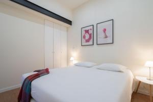 Domus 21 - Entreparedes