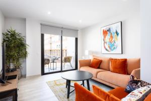 New 140m2 loft-style flat at town heart, 3 beaches close CASA LEON