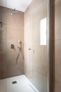 New 140m2 loft-style flat at town heart, 3 beaches close CASA LEON