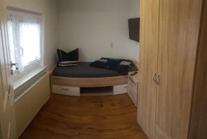 Große Monteurs und Handwerkerwohnung nahe Potsdam Berlin Bad Belzig und Brandenburg Ferienhaus zur weißen Taube