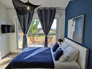 Suites JM - Les Pins Marines - Jacuzzi & Vue Mer