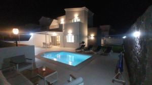 VILLA TRAFALGAR, magnífica casa en la costa ideal para familias que buscan tranquilidad