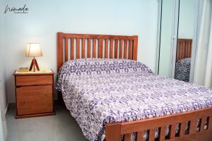 Departamento en calle principal, cómodo, hasta 4.