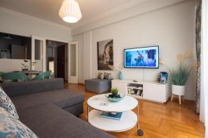 Blue Ark Acropolis Light