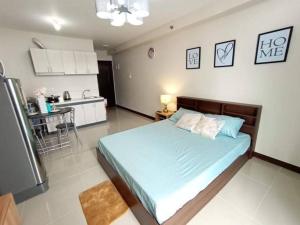Lovely Studio Type Condo - fully furnished