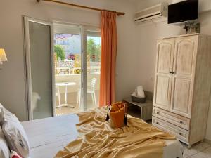 VANA Studios & Apartments