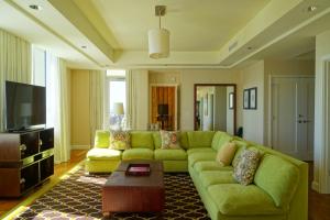 Presidential Penthouse Suite