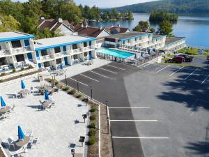Room with 2 Double Beds - Courtyard room in Lakefront Terrace Resort