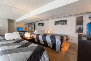 Roomy Condo with Free WiFi & Uncovered Parking