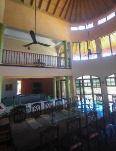 Luxury 10 Bedroom Villa-Millbrooks