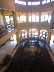 Luxury 10 Bedroom Villa-Millbrooks