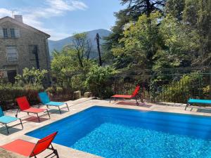 B&B / Chambres d'hotes Les Horizons 4 SAISONS - Piscine chauffee Toute l'annee - SPA- Jacuzzi - MASSAGE- SAUNA - 800m centre ville Nyons : photos des chambres