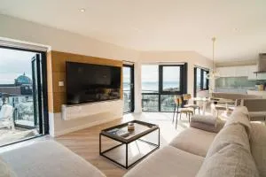 Westcliff Penthouse - Canford Cliffs