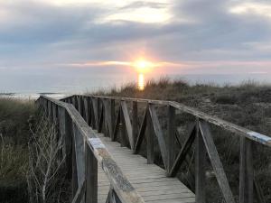 GATU PREMIUM Conil Sunset house con piscina, 3 dormit, 3 baños, jardín privado , wifi y parking, preferente mayores de 21 años y familias