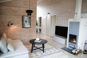 Villa Laidike with saunafireplace, 80 km Helsinki