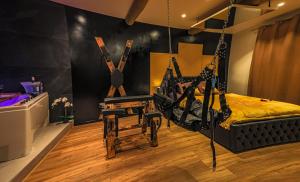 La loveroom bdsm grassoise "La chambre des désirs"
