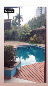 Casa 5 suítes com piscina e churrasqueira